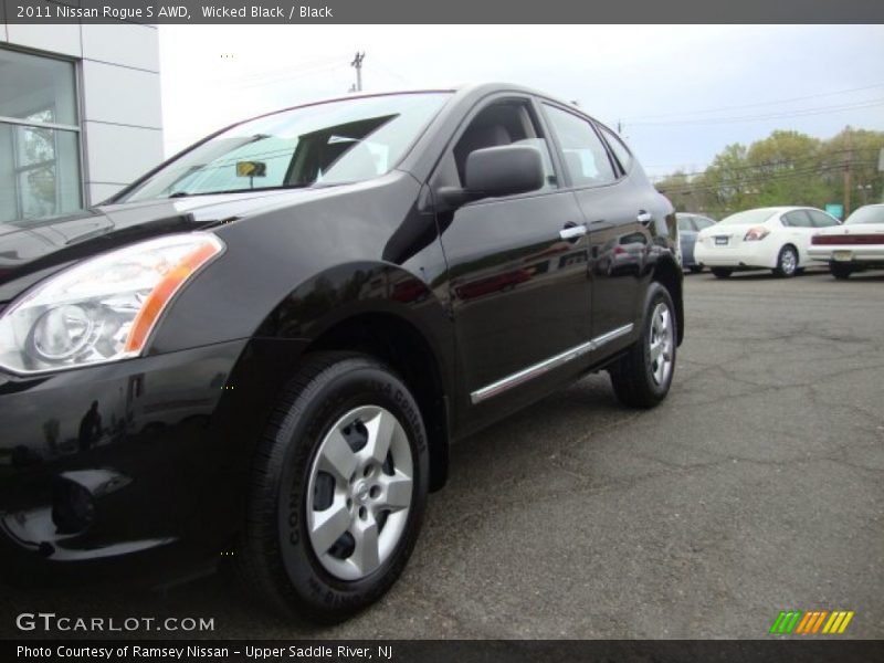 Wicked Black / Black 2011 Nissan Rogue S AWD