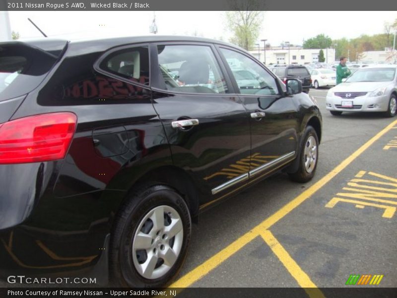 Wicked Black / Black 2011 Nissan Rogue S AWD