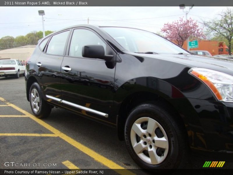 Wicked Black / Black 2011 Nissan Rogue S AWD