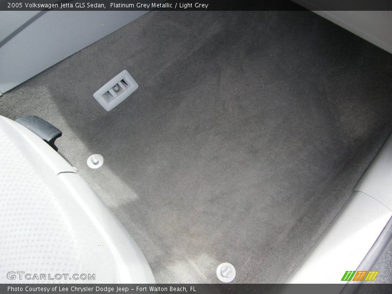 Platinum Grey Metallic / Light Grey 2005 Volkswagen Jetta GLS Sedan