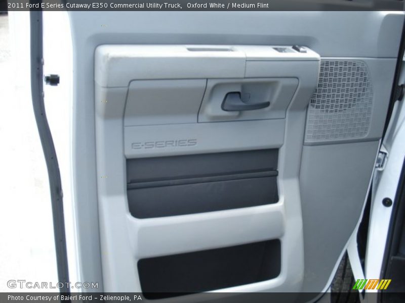 Oxford White / Medium Flint 2011 Ford E Series Cutaway E350 Commercial Utility Truck
