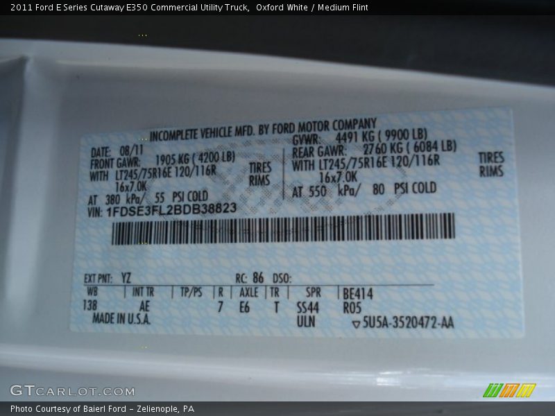 Oxford White / Medium Flint 2011 Ford E Series Cutaway E350 Commercial Utility Truck