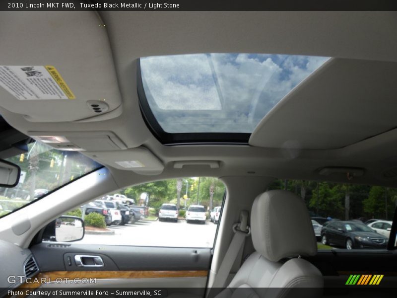 Tuxedo Black Metallic / Light Stone 2010 Lincoln MKT FWD