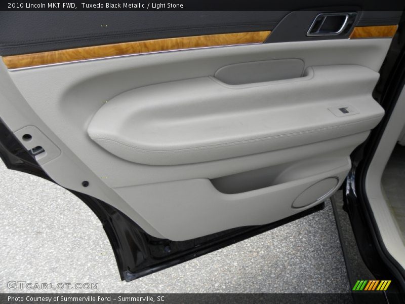 Tuxedo Black Metallic / Light Stone 2010 Lincoln MKT FWD