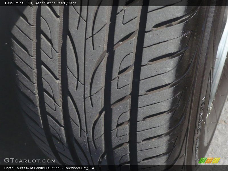 Aspen White Pearl / Sage 1999 Infiniti I 30