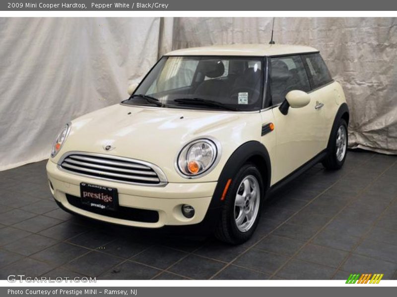 Pepper White / Black/Grey 2009 Mini Cooper Hardtop