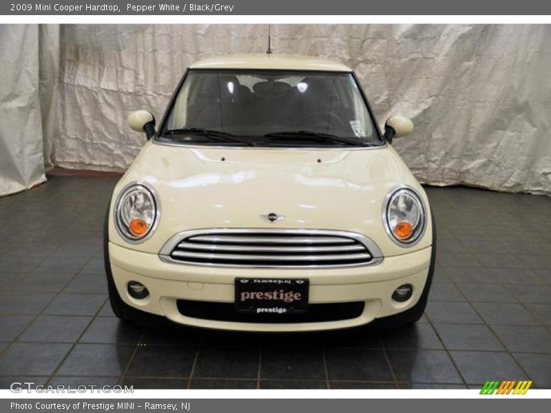 Pepper White / Black/Grey 2009 Mini Cooper Hardtop