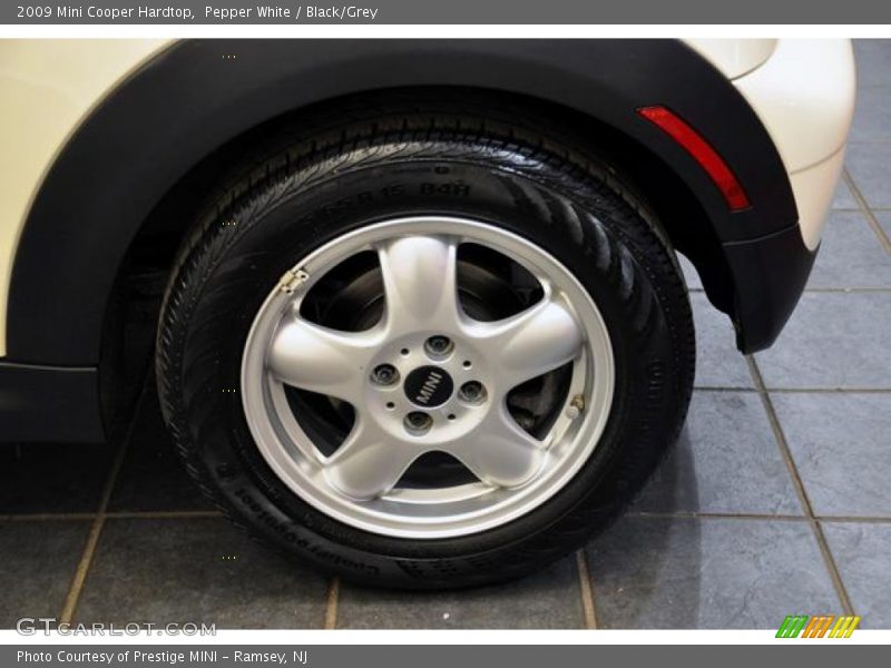 Pepper White / Black/Grey 2009 Mini Cooper Hardtop