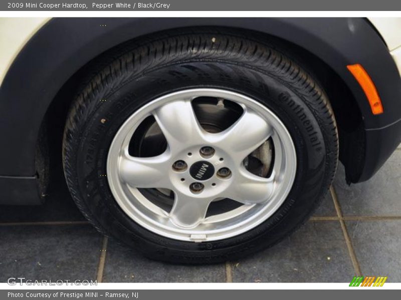 Pepper White / Black/Grey 2009 Mini Cooper Hardtop