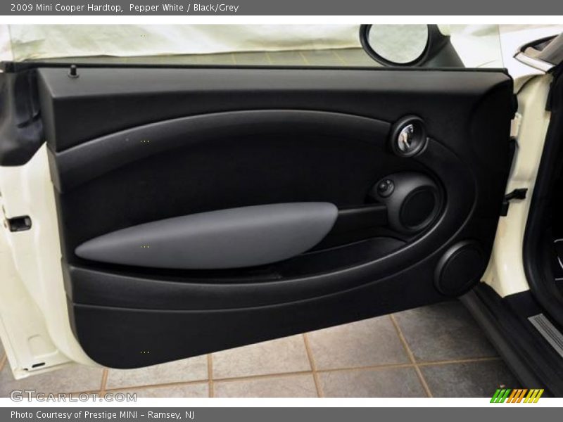 Pepper White / Black/Grey 2009 Mini Cooper Hardtop