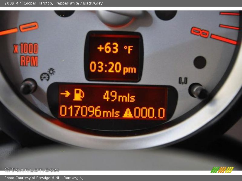 Pepper White / Black/Grey 2009 Mini Cooper Hardtop