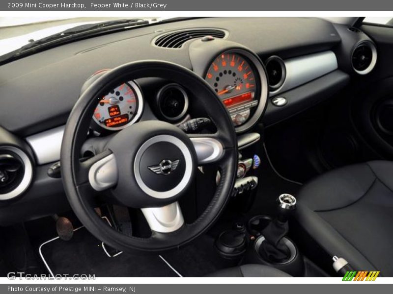 Pepper White / Black/Grey 2009 Mini Cooper Hardtop