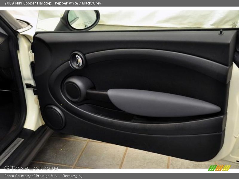 Pepper White / Black/Grey 2009 Mini Cooper Hardtop