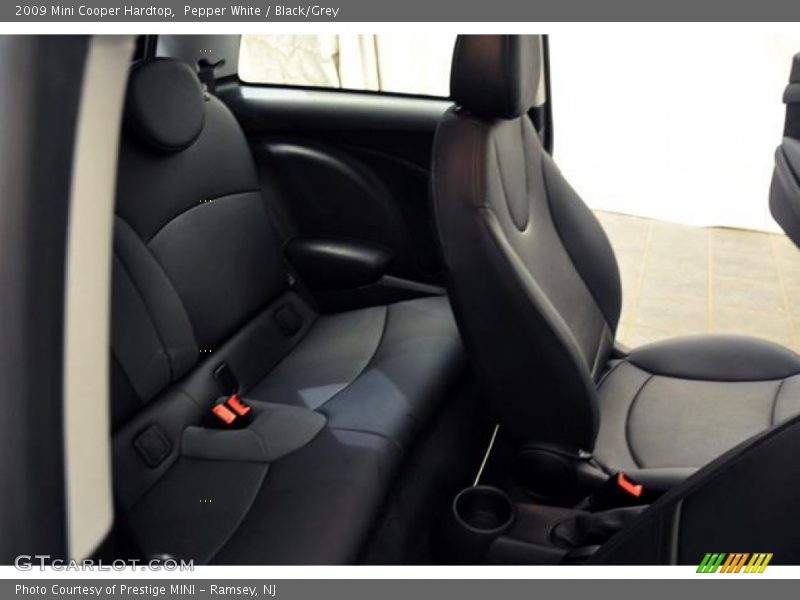 Pepper White / Black/Grey 2009 Mini Cooper Hardtop