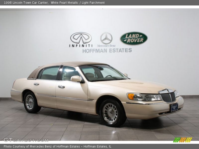 White Pearl Metallic / Light Parchment 1998 Lincoln Town Car Cartier