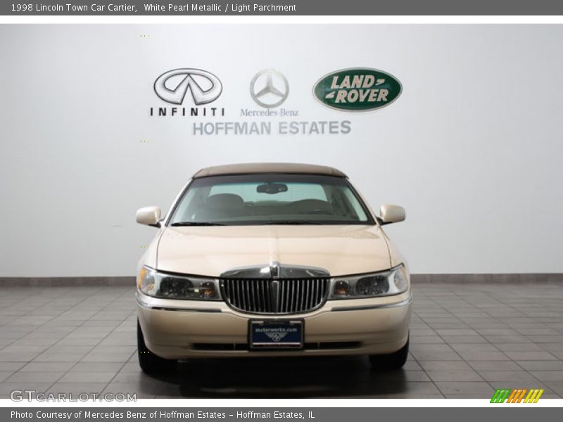White Pearl Metallic / Light Parchment 1998 Lincoln Town Car Cartier