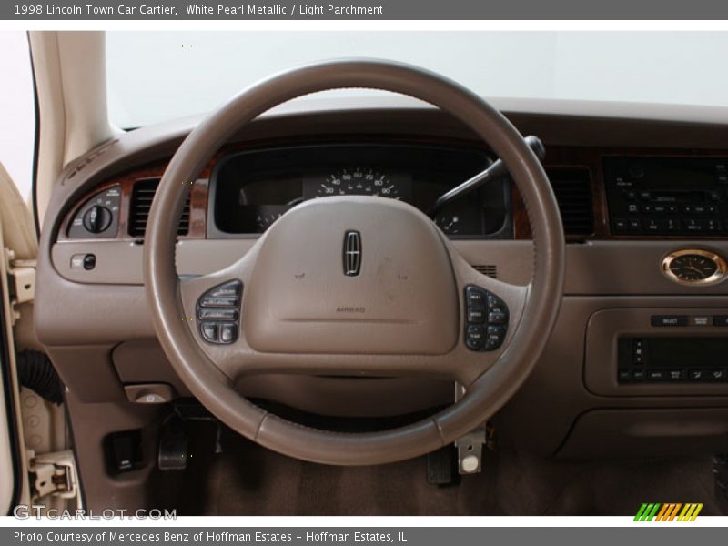 White Pearl Metallic / Light Parchment 1998 Lincoln Town Car Cartier
