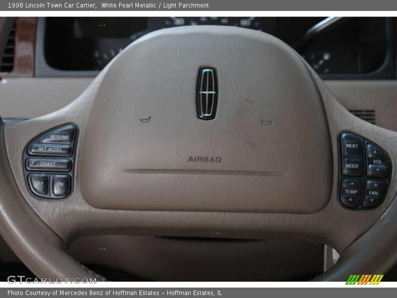 White Pearl Metallic / Light Parchment 1998 Lincoln Town Car Cartier