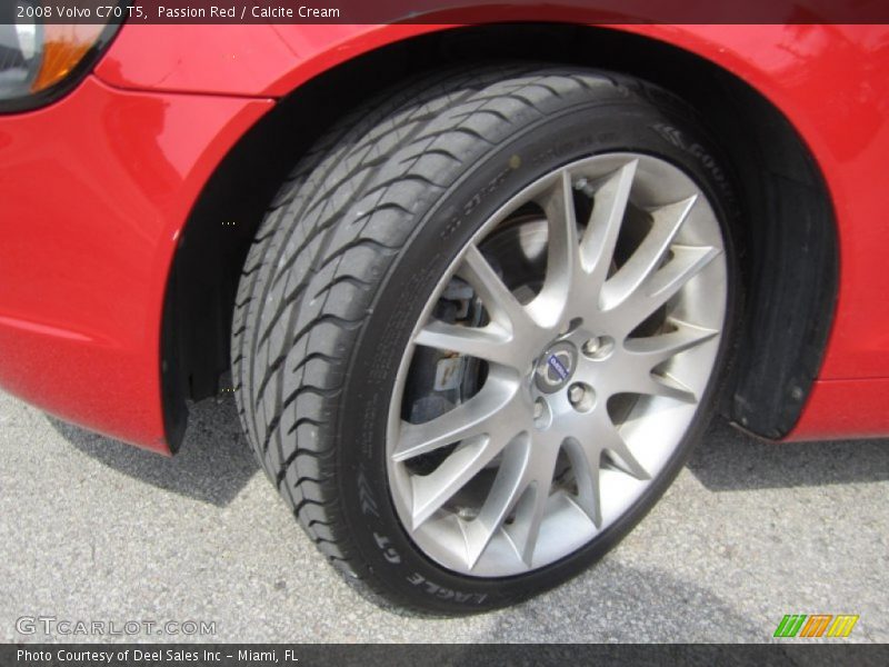 Passion Red / Calcite Cream 2008 Volvo C70 T5