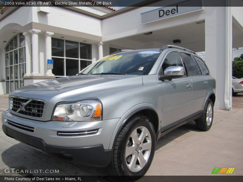 Electric Silver Metallic / Off Black 2009 Volvo XC90 V8 AWD