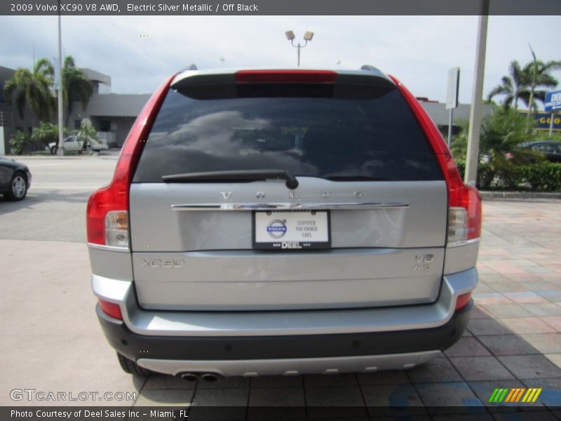 Electric Silver Metallic / Off Black 2009 Volvo XC90 V8 AWD