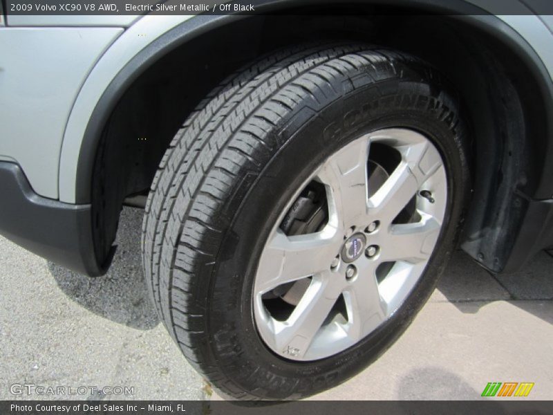 Electric Silver Metallic / Off Black 2009 Volvo XC90 V8 AWD