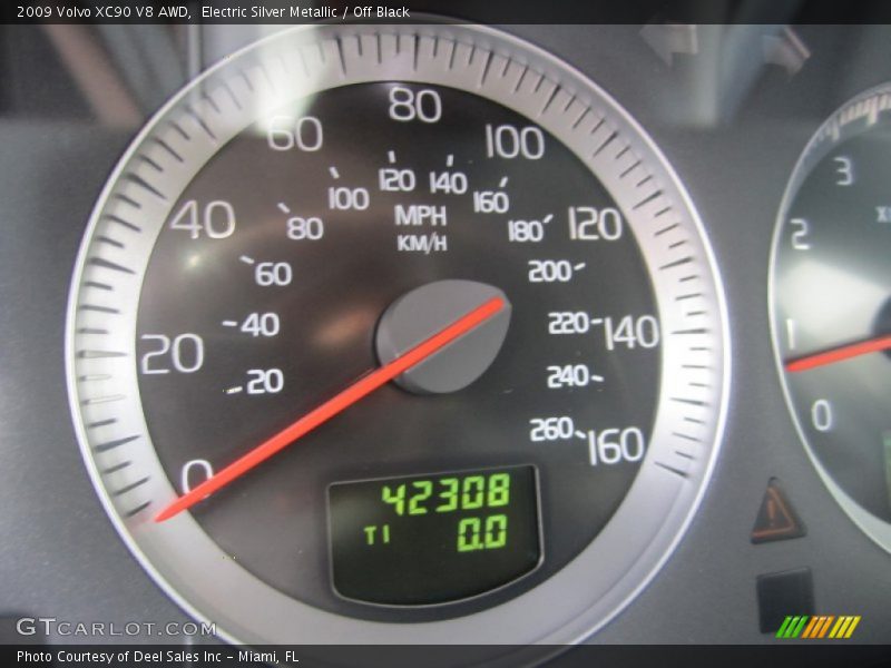 Electric Silver Metallic / Off Black 2009 Volvo XC90 V8 AWD