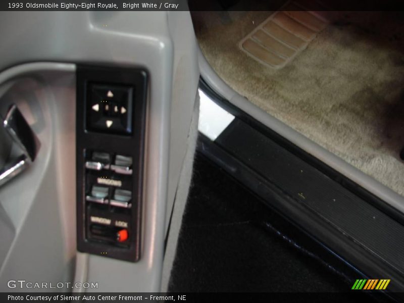 Bright White / Gray 1993 Oldsmobile Eighty-Eight Royale