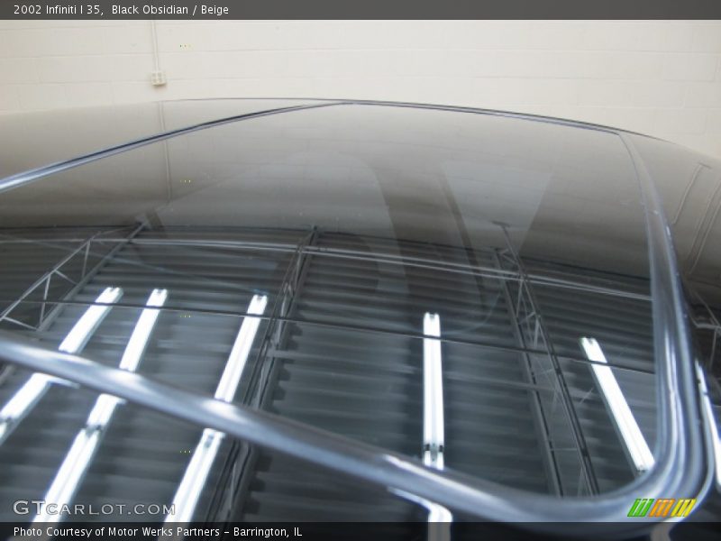 Black Obsidian / Beige 2002 Infiniti I 35