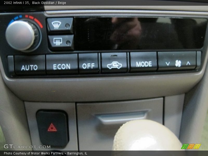 Black Obsidian / Beige 2002 Infiniti I 35