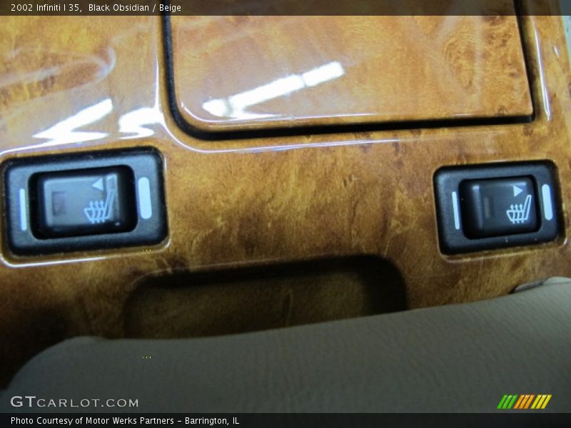 Black Obsidian / Beige 2002 Infiniti I 35