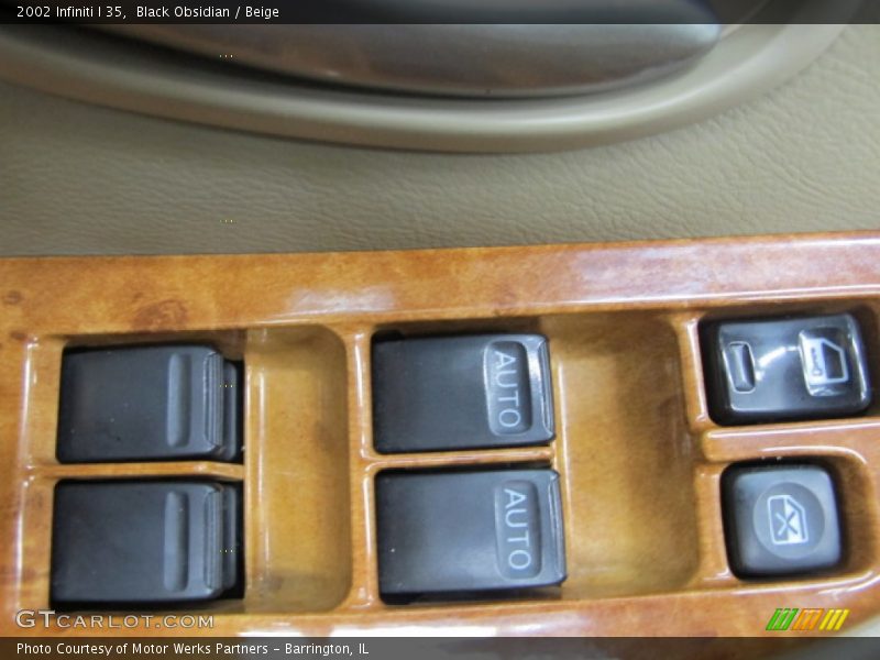 Black Obsidian / Beige 2002 Infiniti I 35
