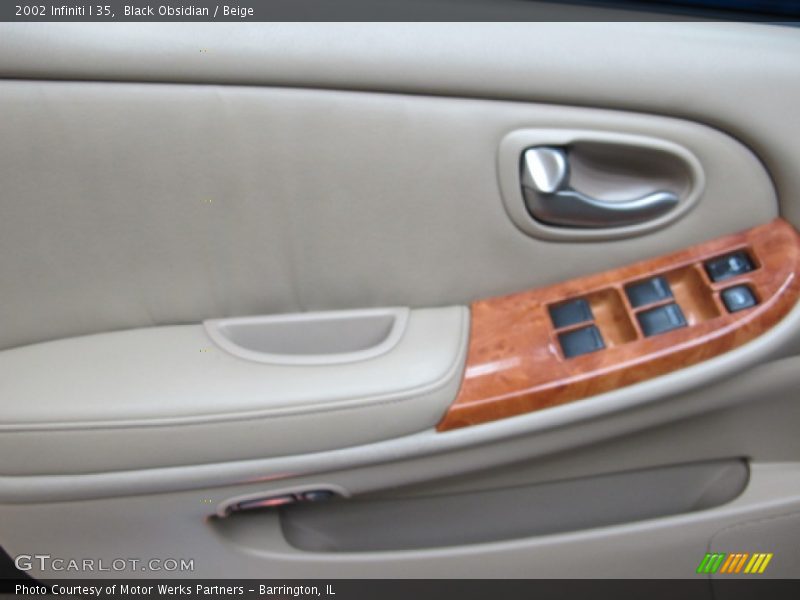 Black Obsidian / Beige 2002 Infiniti I 35