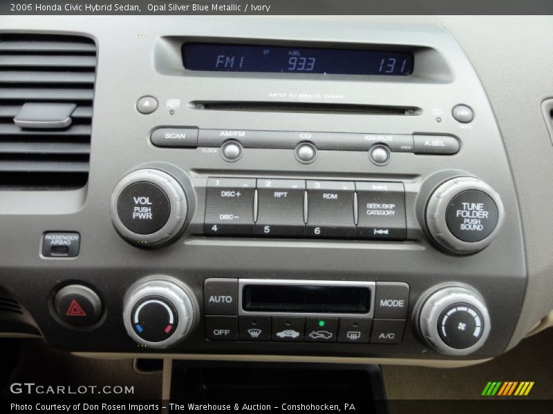 Controls of 2006 Civic Hybrid Sedan