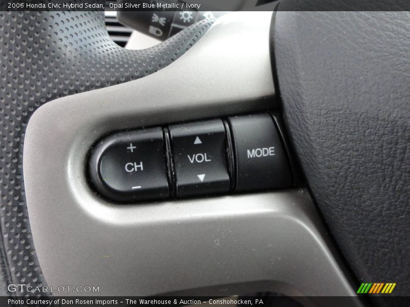 Controls of 2006 Civic Hybrid Sedan