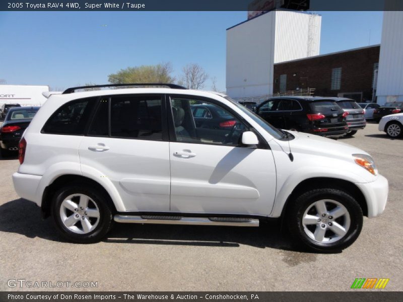 Super White / Taupe 2005 Toyota RAV4 4WD