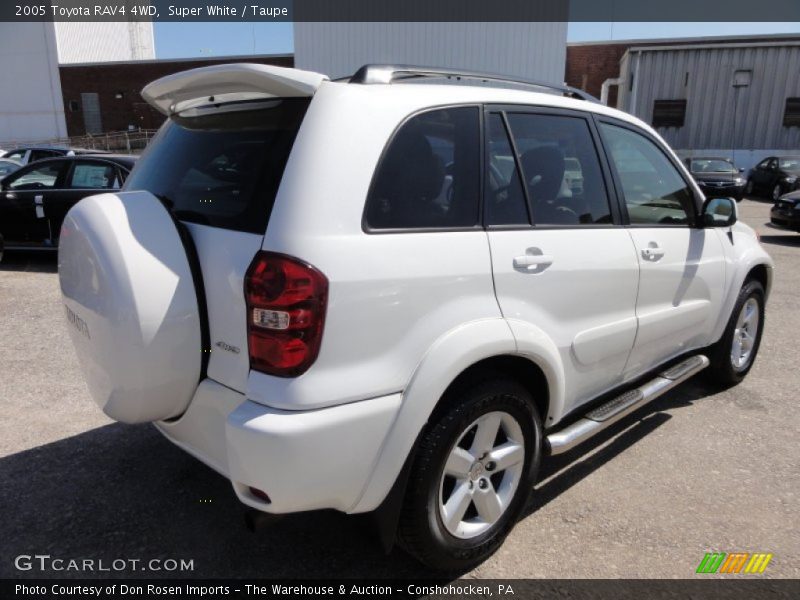 Super White / Taupe 2005 Toyota RAV4 4WD