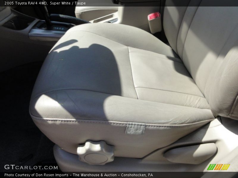 Super White / Taupe 2005 Toyota RAV4 4WD