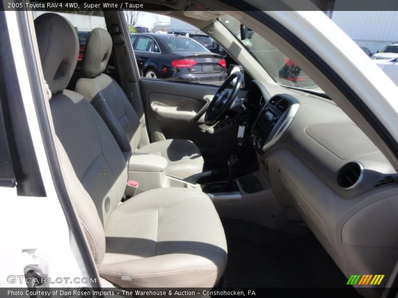 Super White / Taupe 2005 Toyota RAV4 4WD