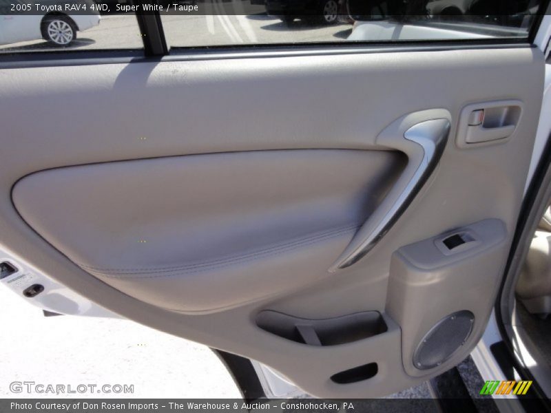 Super White / Taupe 2005 Toyota RAV4 4WD
