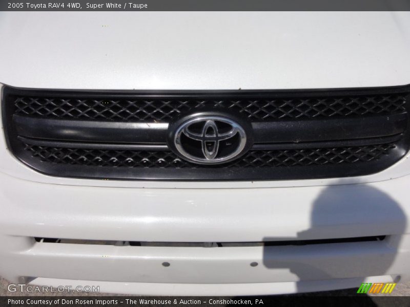 Super White / Taupe 2005 Toyota RAV4 4WD
