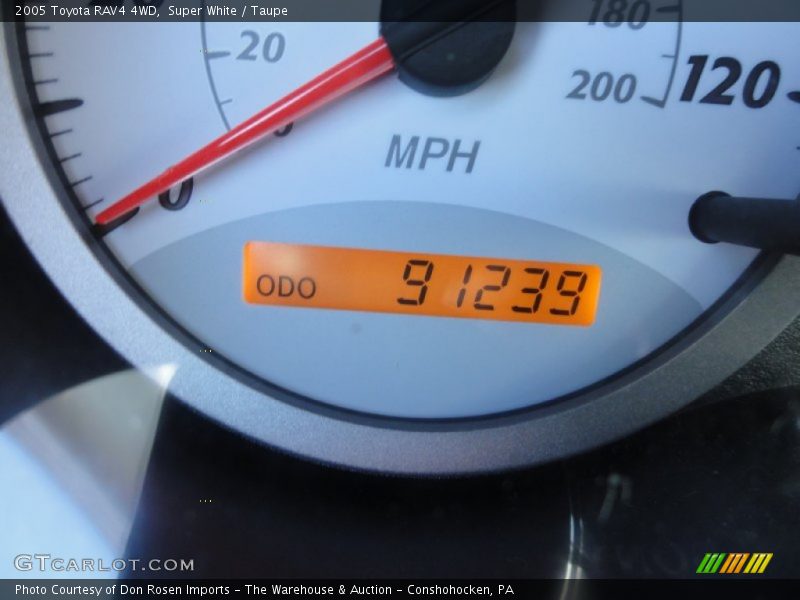 Super White / Taupe 2005 Toyota RAV4 4WD