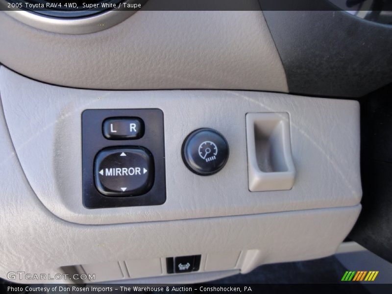 Super White / Taupe 2005 Toyota RAV4 4WD