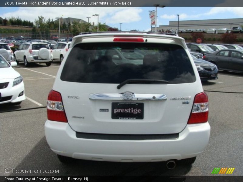 Super White / Ivory Beige 2006 Toyota Highlander Hybrid Limited 4WD