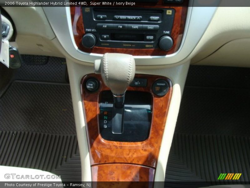 Super White / Ivory Beige 2006 Toyota Highlander Hybrid Limited 4WD