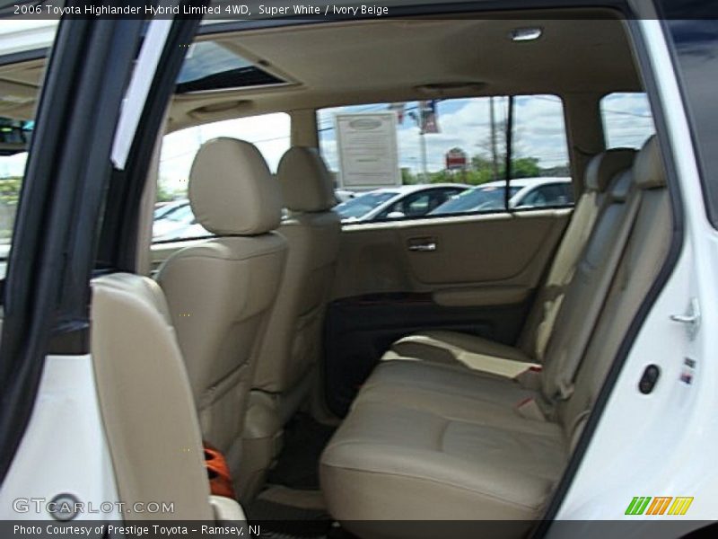 Super White / Ivory Beige 2006 Toyota Highlander Hybrid Limited 4WD