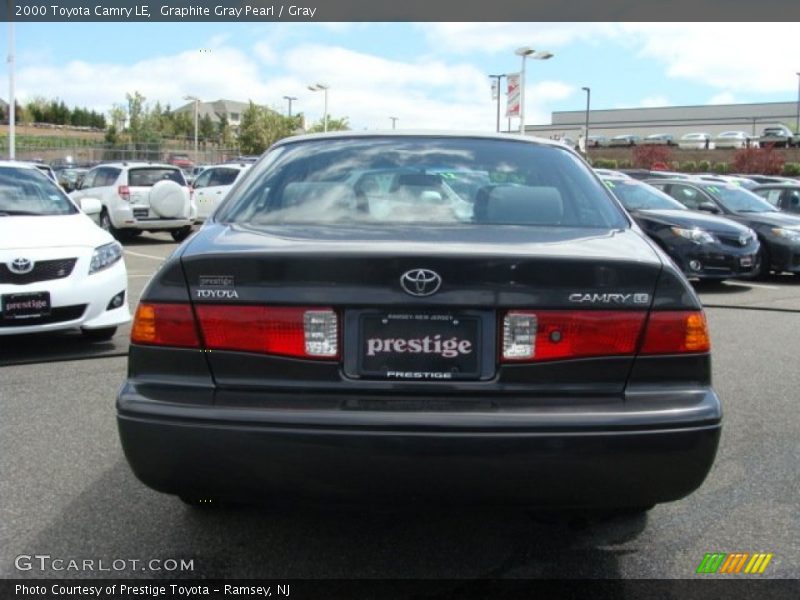 Graphite Gray Pearl / Gray 2000 Toyota Camry LE