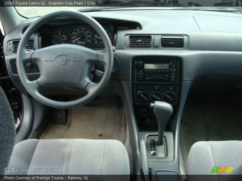 Dashboard of 2000 Camry LE