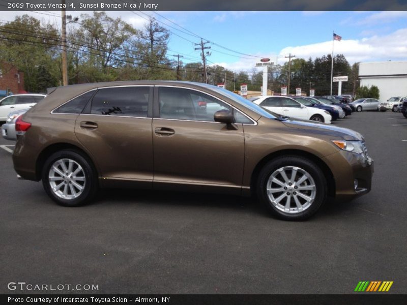 Sunset Bronze Mica / Ivory 2009 Toyota Venza I4