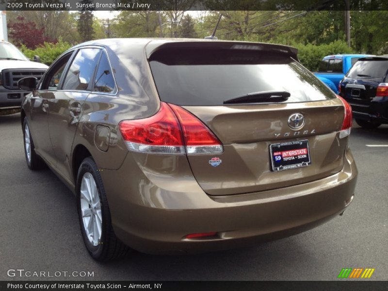 Sunset Bronze Mica / Ivory 2009 Toyota Venza I4